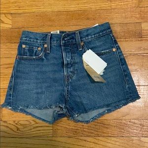 Brand new medium wash Levi’s shorts